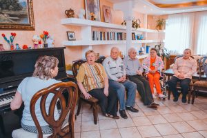 Жизнь пожилых в доме престарелых